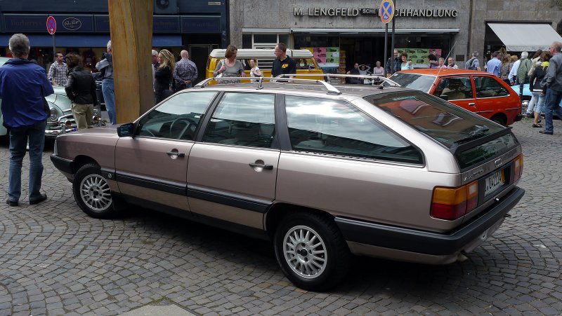 Ауди 100 44 Авант