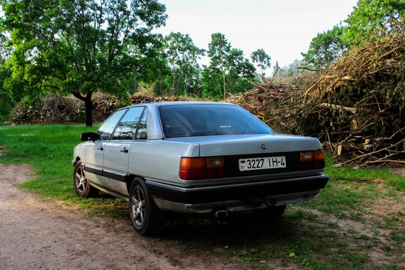Ауди 100 80г