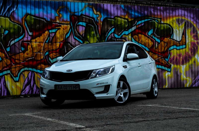 Тюнингованная Kia Rio