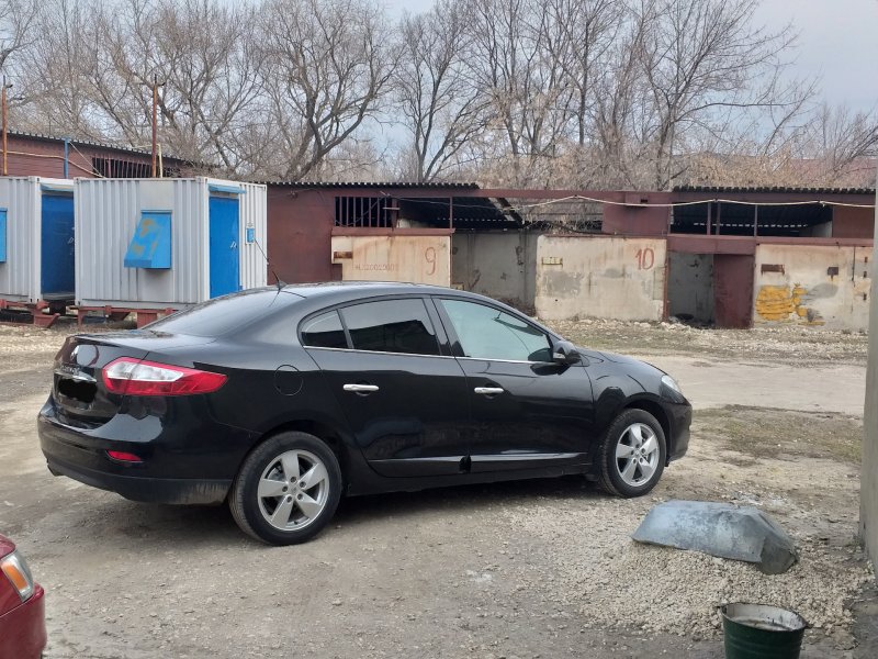 Рено Флюенс 2011 черный