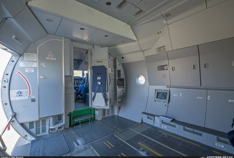 Ту-204с грузовая кабина