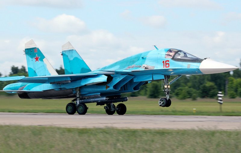 Су-34 бомбардировщик утёнок