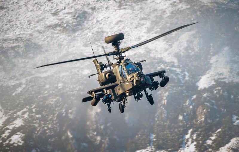 MCDONNELL Douglas Ah-64 Apache