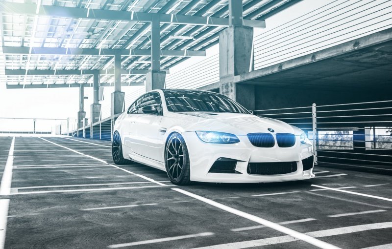 BMW m3 на стоянке