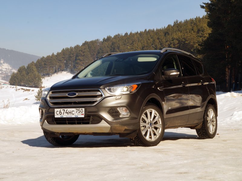 Форд Куга вид спереди