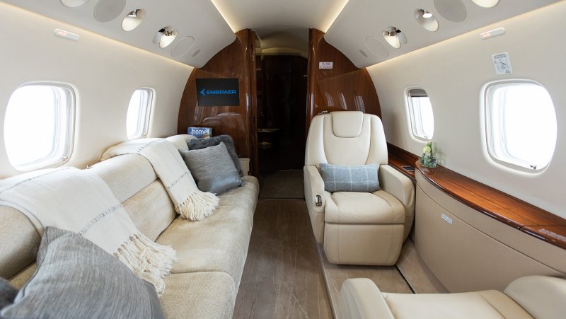 Бизнес Джет Legacy 600
