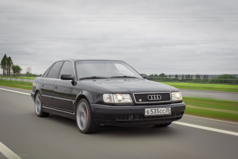 Audi s4 c4(100)