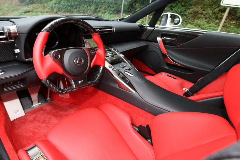 Lexus LFA 2019 салон