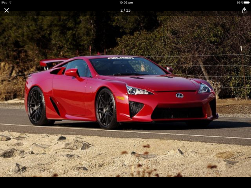 Спортивный Лексус LFA