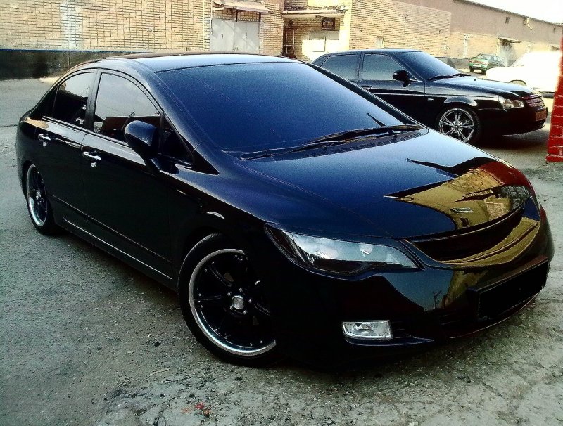 Honda Civic 8 седан в обвесе