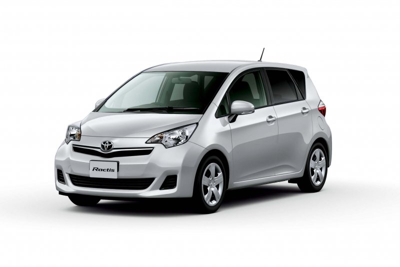 Toyota Ractis 2010