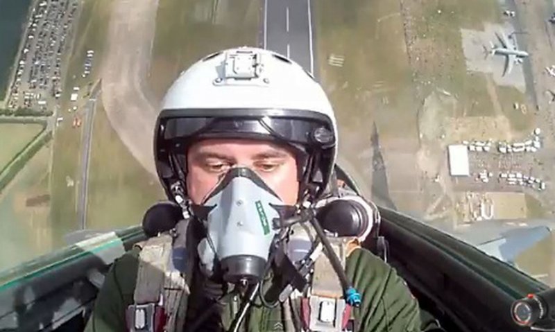 Путин в кабине истребителя