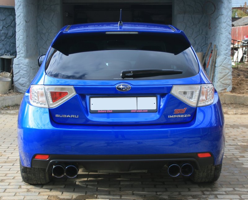 Субару WRX сзади