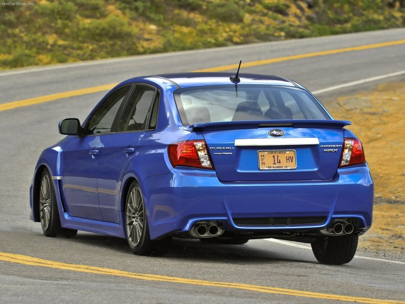 Субару WRX STI 2013