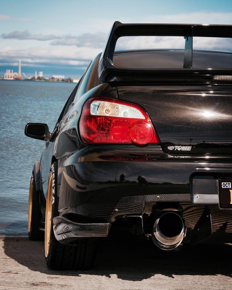 Subaru Impreza WRX STI 2004 сзади