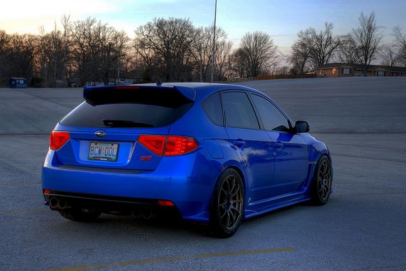 Subaru WRX STI 2008 хэтчбек фонари