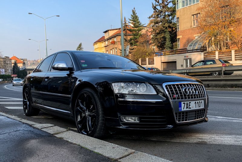 Audi s8 d3 5.2 v10