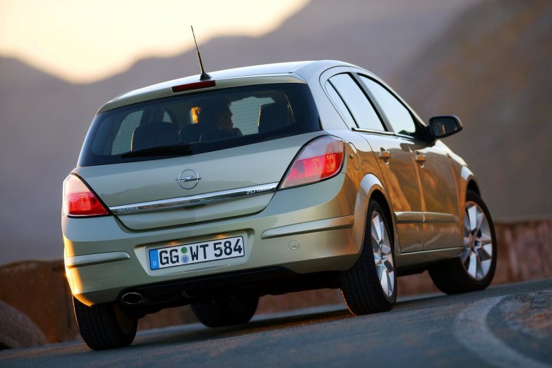 Опель Астра h 2007 хэтчбек