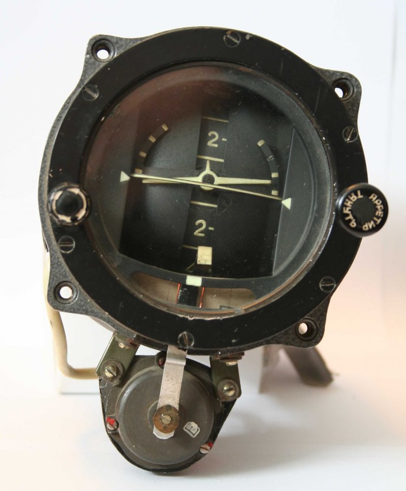 Авиагоризонт ми 8