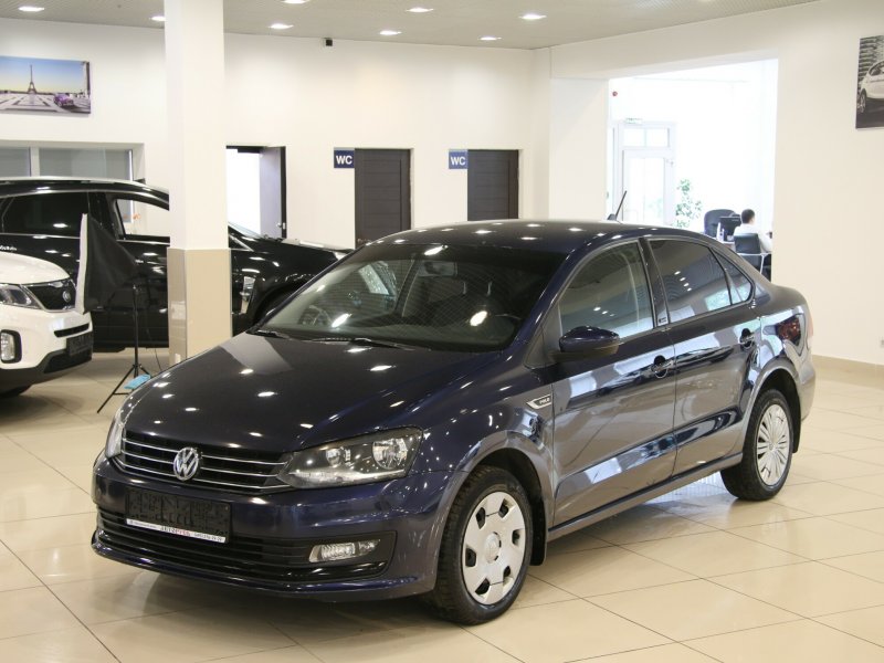 Volkswagen Polo автомат салон