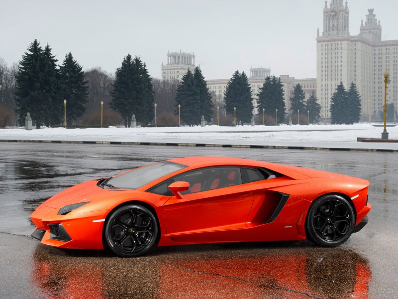 Lamborghini Aventador lp700