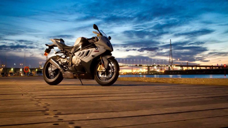 BMW s1000rr закат