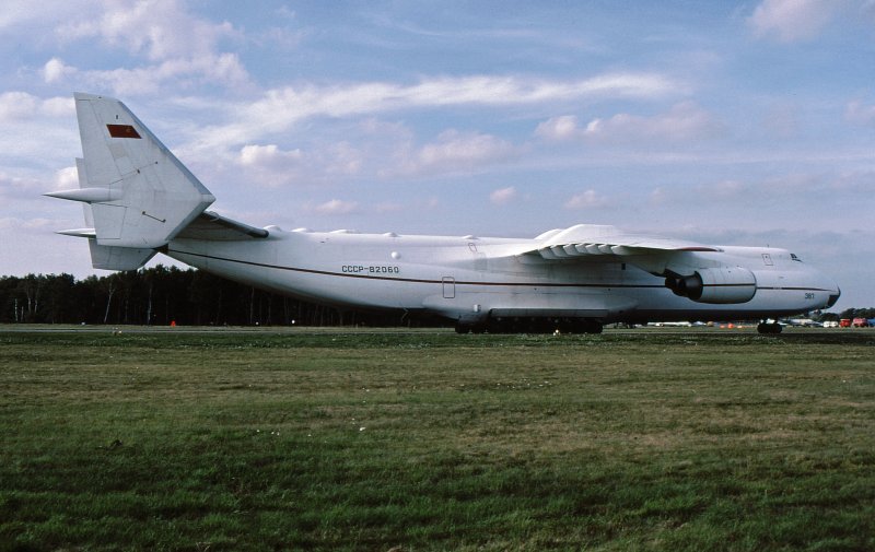 АН-225 Мрия и Буран фото