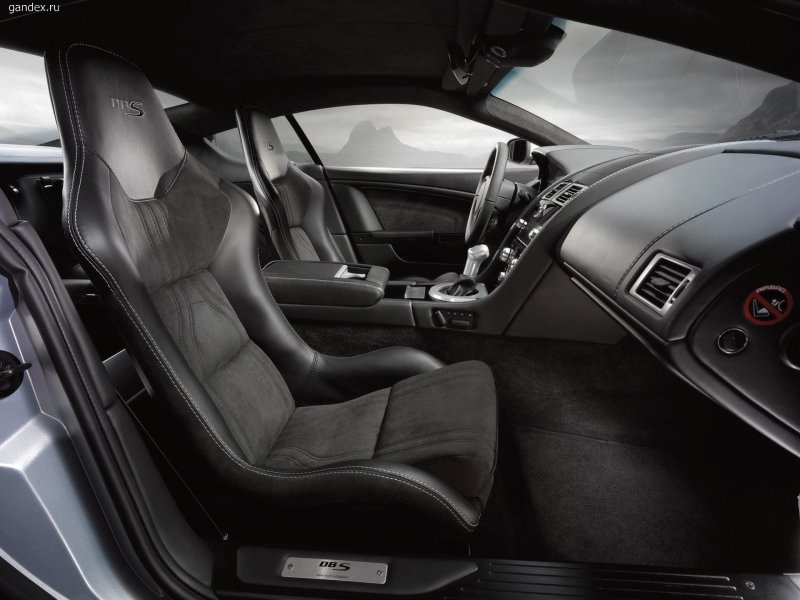 Aston Martin DBS интерьер