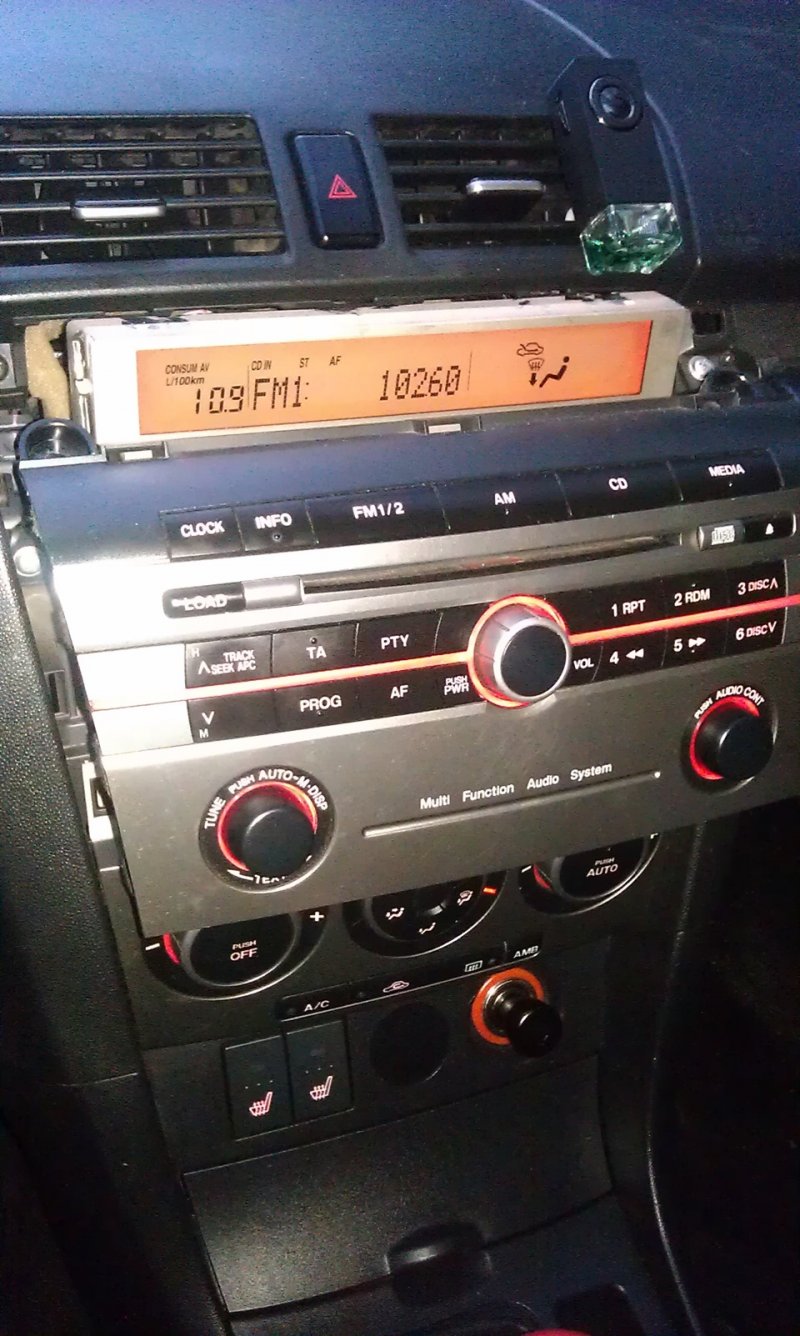 Aux в штатную магнитолу Mazda 3