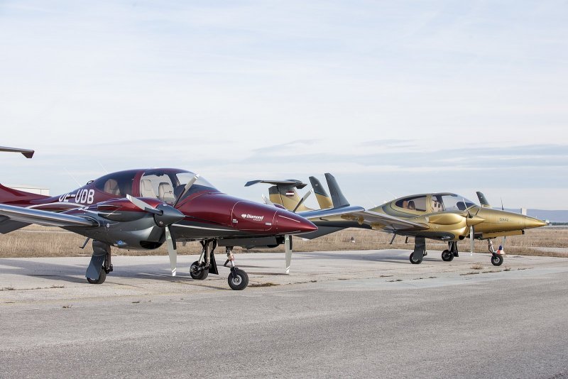 Самолет Diamond da-42