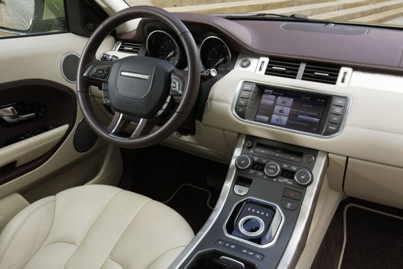 Land Rover range Rover Evoque салон