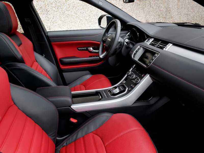 Range Rover Evoque 2020 красный салон