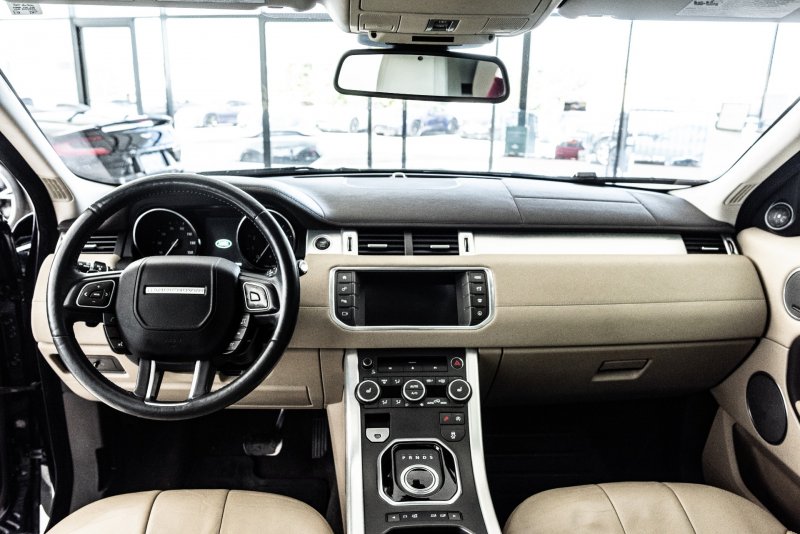 Range Rover Evoque 2020 панель салон