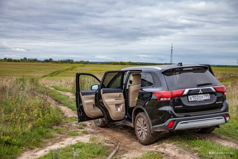 Mitsubishi 7 Grandis