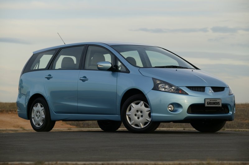 Mitsubishi Grandis 2.4