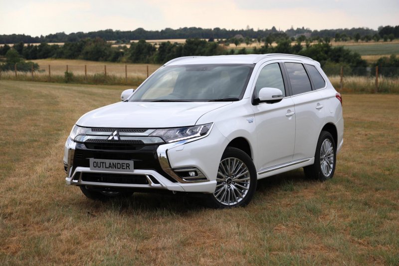 Mitsubishi Outlander 2021 3 ряда