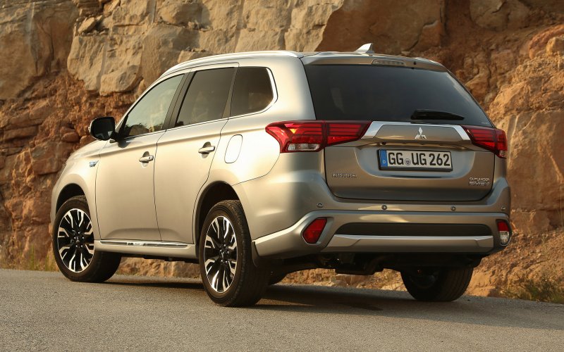 Mitsubishi Outlander 2015 plagin