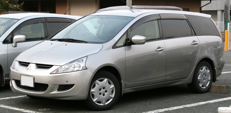 Mitsubishi Space Wagon 2000