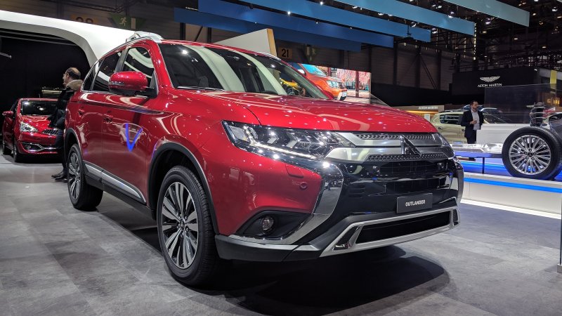 Минивэн Mitsubishi Grandis