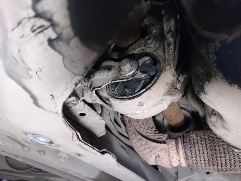 Нижняя подушка ДВС Пежо 308