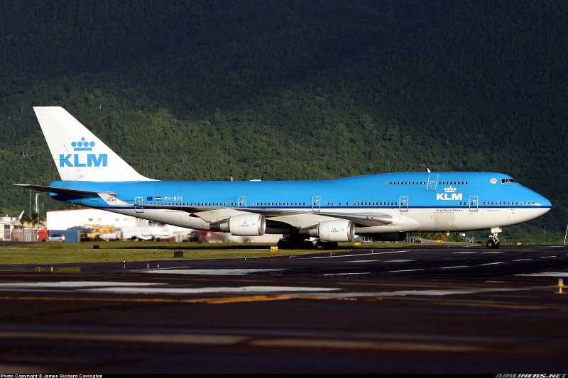 Boeing 747-300