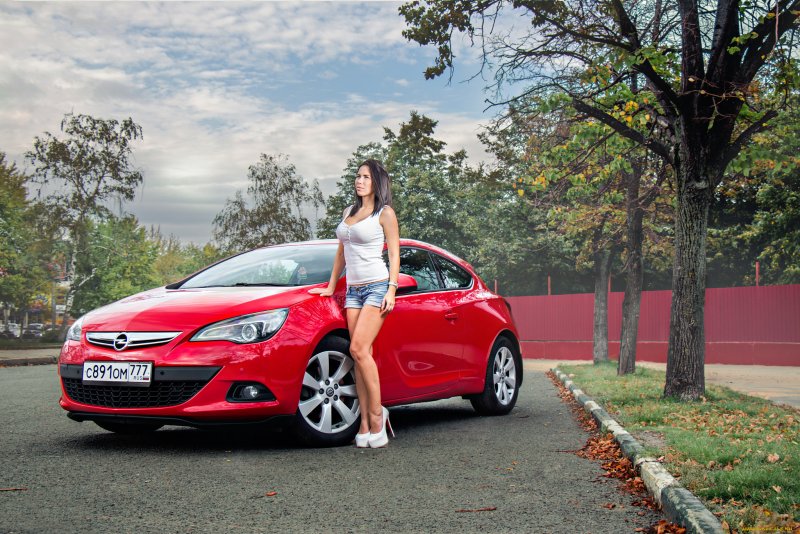 Opel Astra и девушки