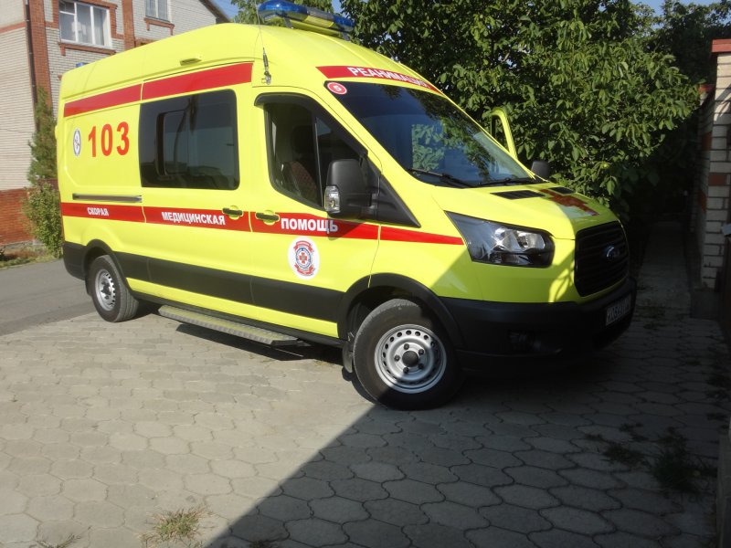 Машина свет+звук "Ford Transit скорая" 22,5см, пластик, инерц., белый