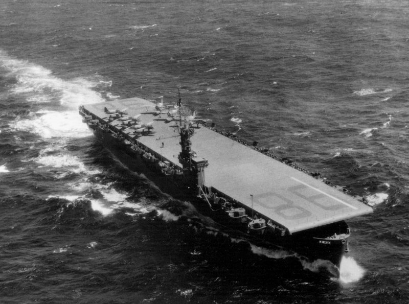 Эскортный авианосец _USS Sargent Bay (1944) (CVE-83)