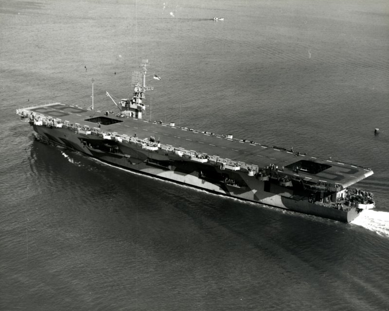 Эскортный авианосец _USS Rudyerd Bay (1944) (CVE-81)