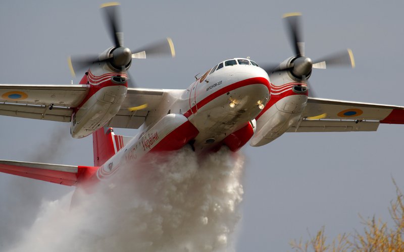 Пожарный самолет АН-32п МЧС России