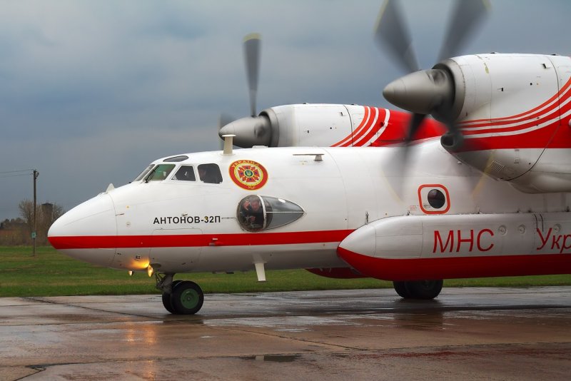 Антонов АН-32