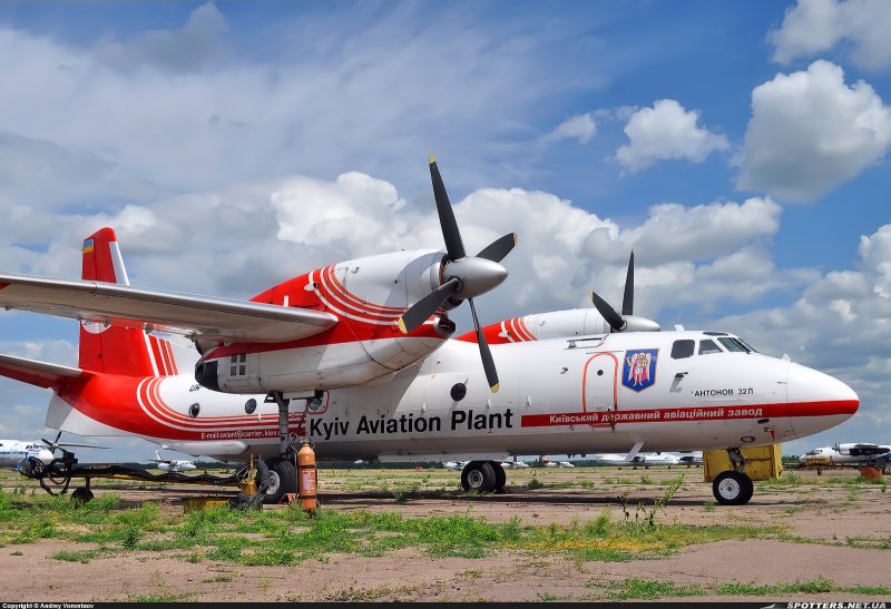 Пожарный самолет АН-32п Россия