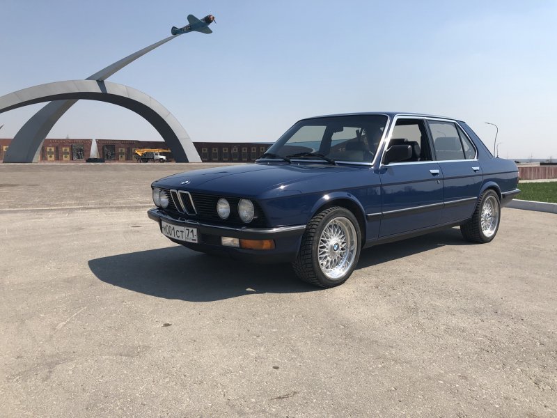 BMW 5 акула