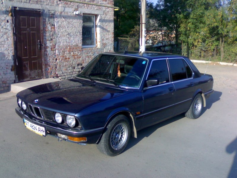 БМВ 5 акула 2008
